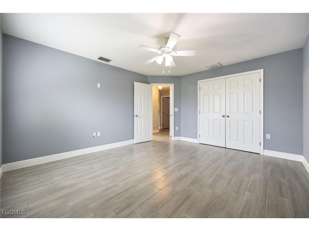 1030 NE 2nd Place Cape Coral FL 33909 2025011026 image23