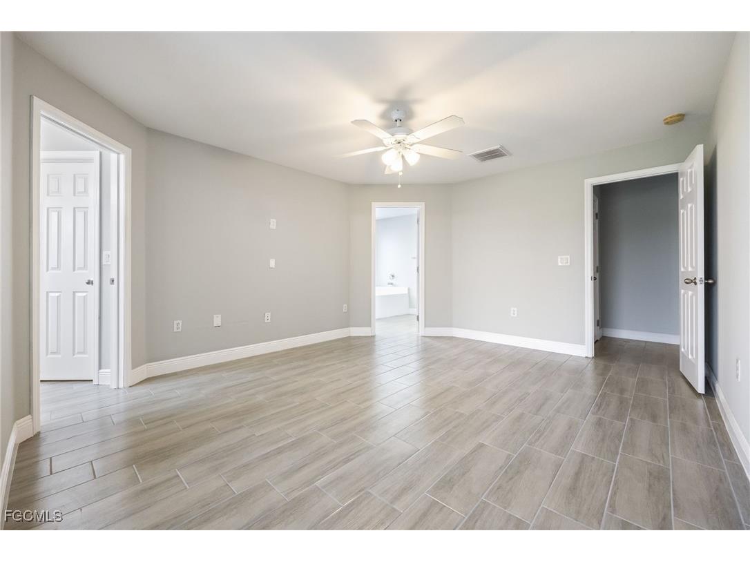 1030 NE 2nd Place Cape Coral FL 33909 2025011026 image28