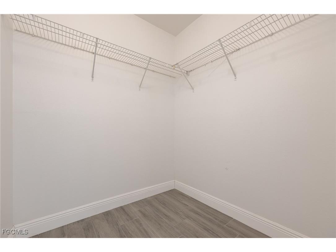 1030 NE 2nd Place Cape Coral FL 33909 2025011026 image30