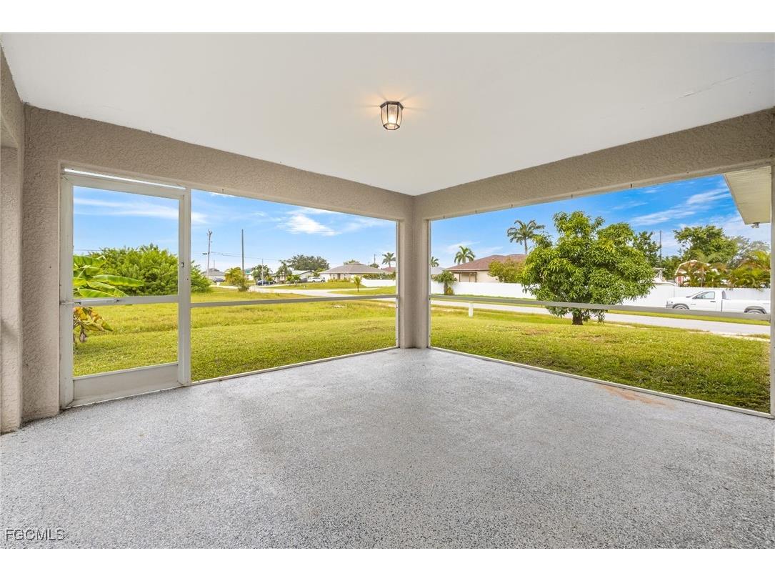 1030 NE 2nd Place Cape Coral FL 33909 2025011026 image34