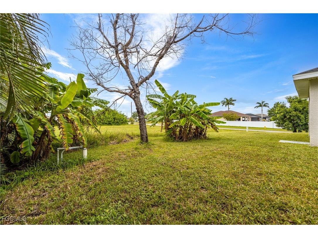 1030 NE 2nd Place Cape Coral FL 33909 2025011026 image35