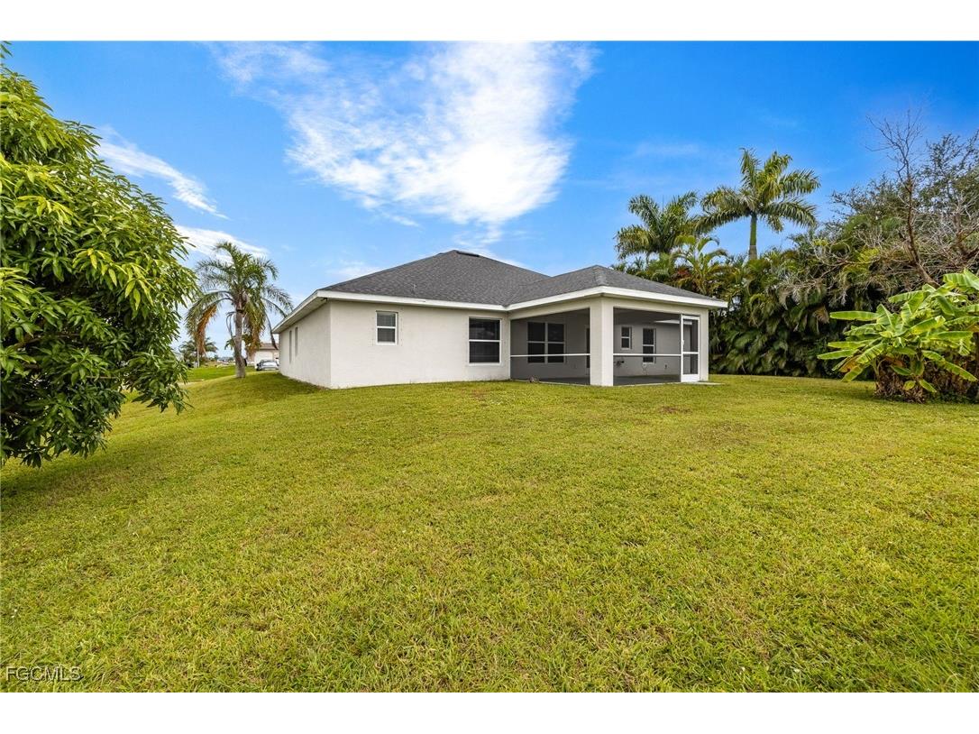 1030 NE 2nd Place Cape Coral FL 33909 2025011026 image36