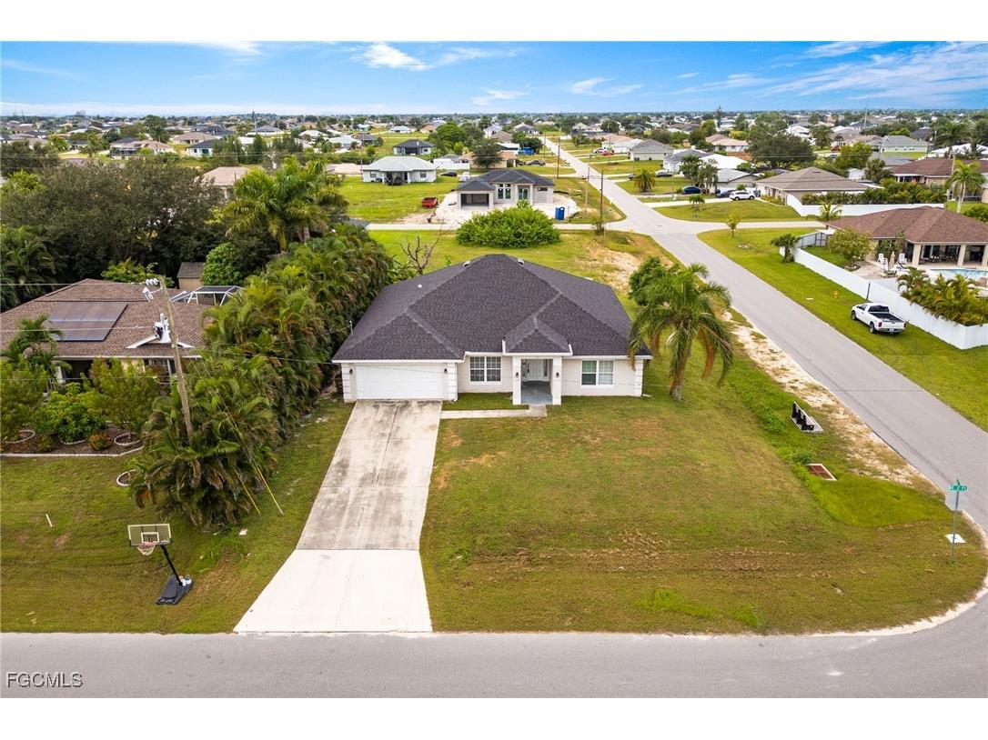 1030 NE 2nd Place Cape Coral FL 33909 2025011026 image39