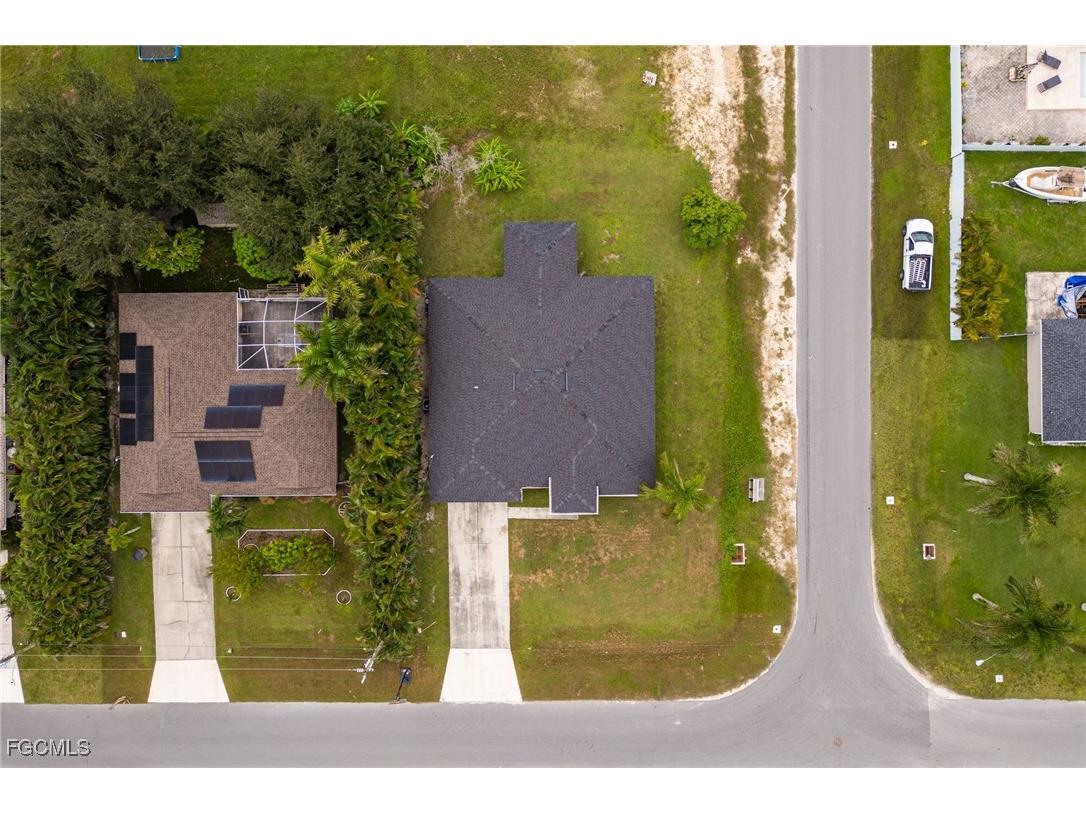 1030 NE 2nd Place Cape Coral FL 33909 2025011026 image41