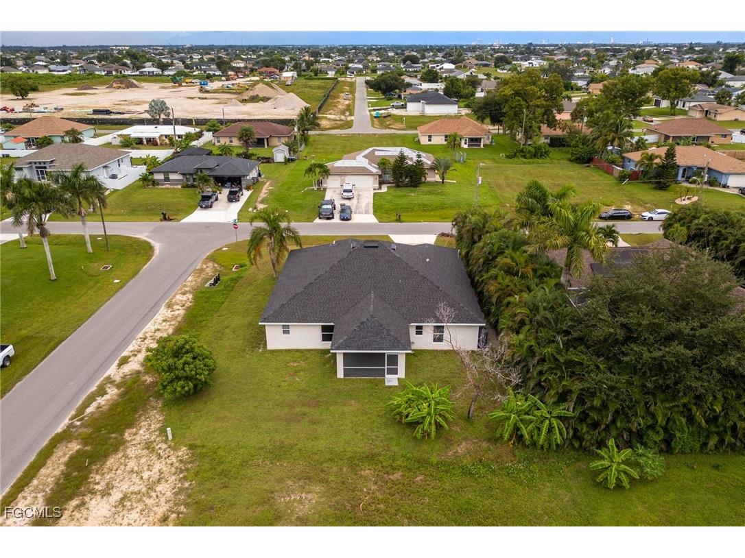 1030 NE 2nd Place Cape Coral FL 33909 2025011026 image45