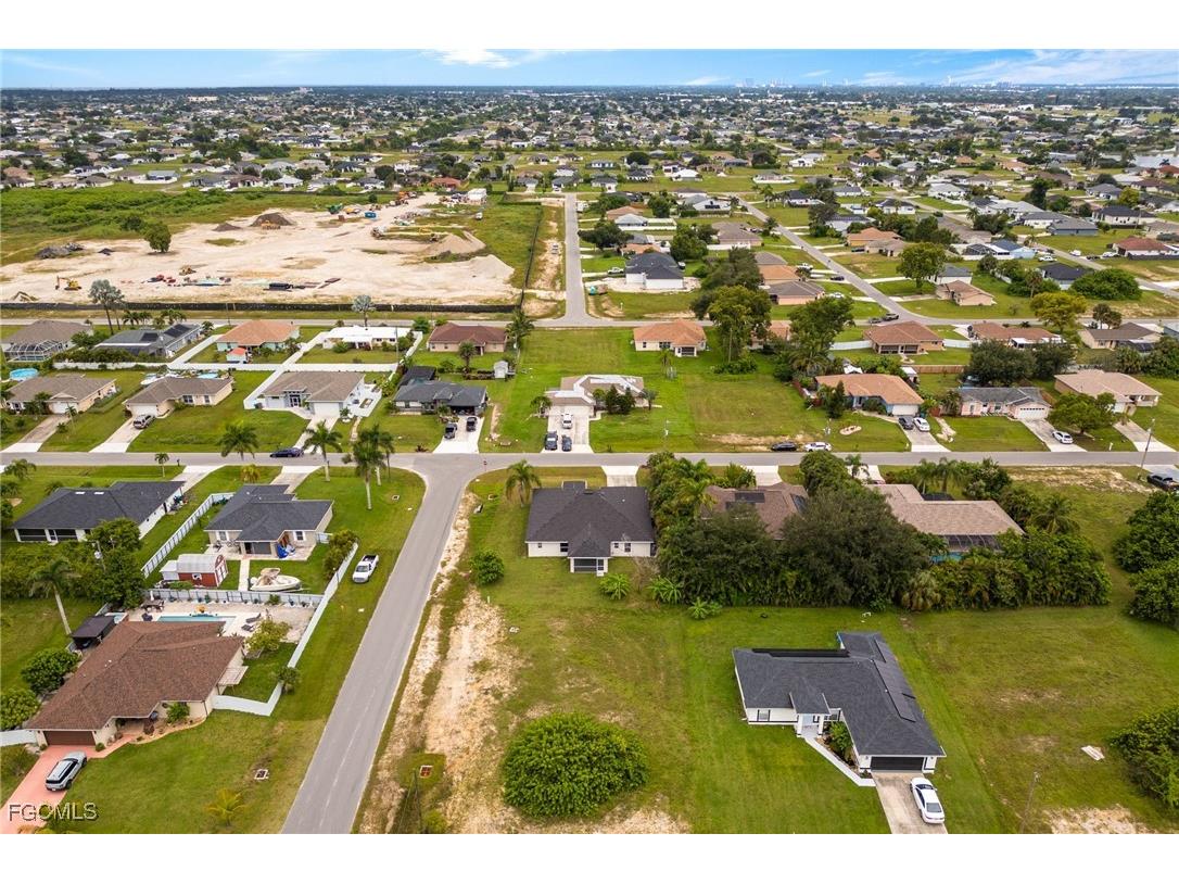 1030 NE 2nd Place Cape Coral FL 33909 2025011026 image47