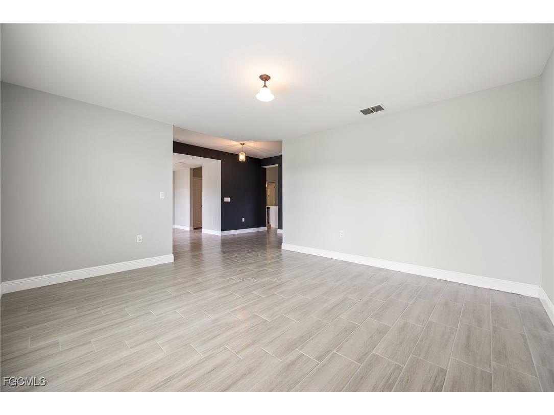1030 NE 2nd Place Cape Coral FL 33909 2025011026 image6