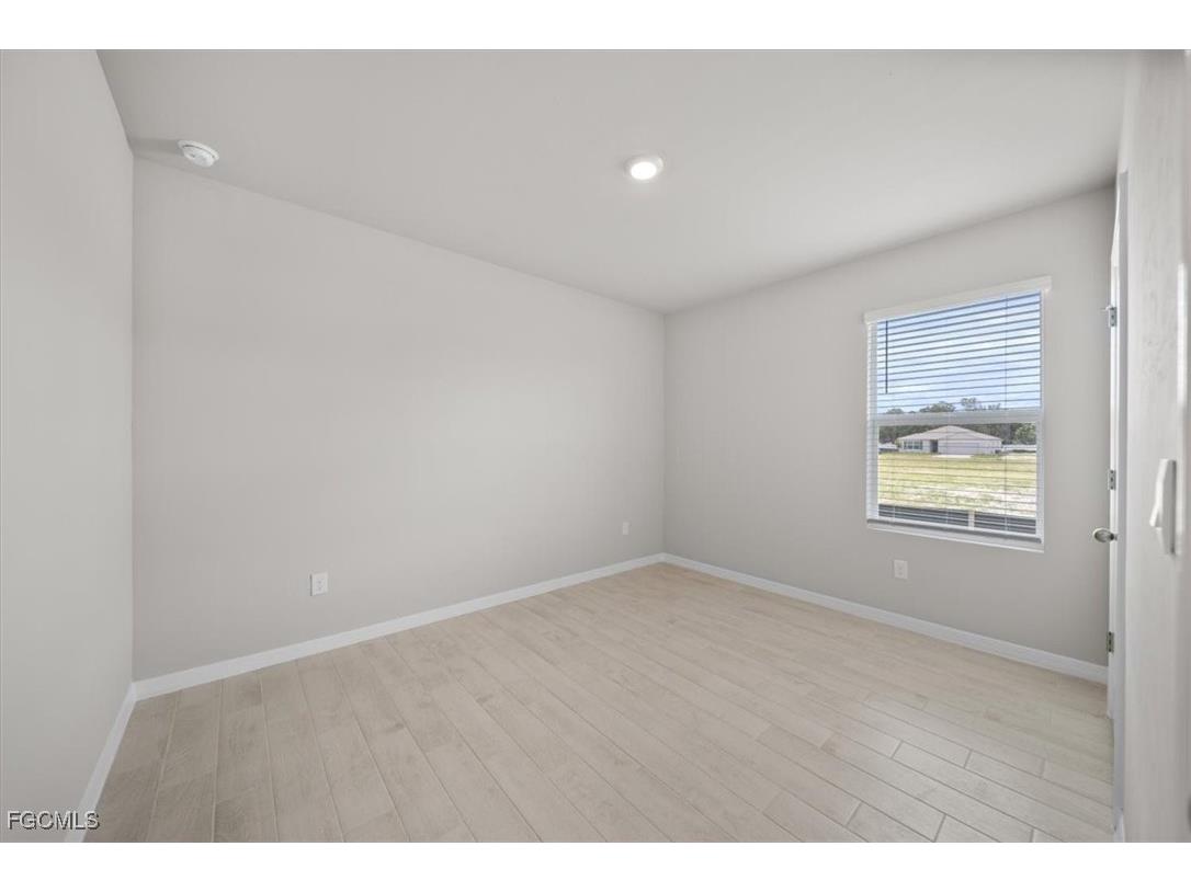 10302 Blooming Blossom Court #ROOM 4 Fort Myers FL 33905 2025003392 image4
