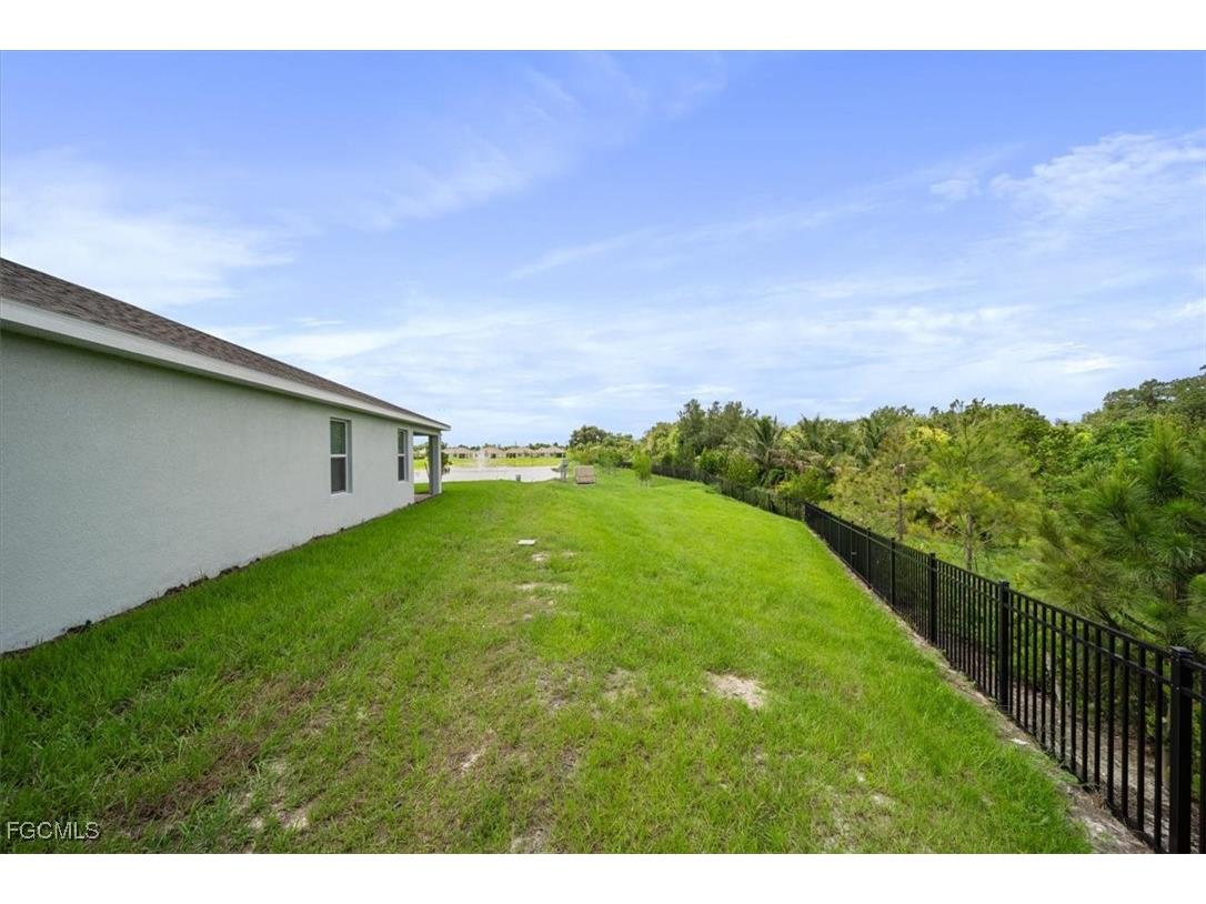 10302 Blooming Blossom Court #ROOM 4 Fort Myers FL 33905 2025003392 image7