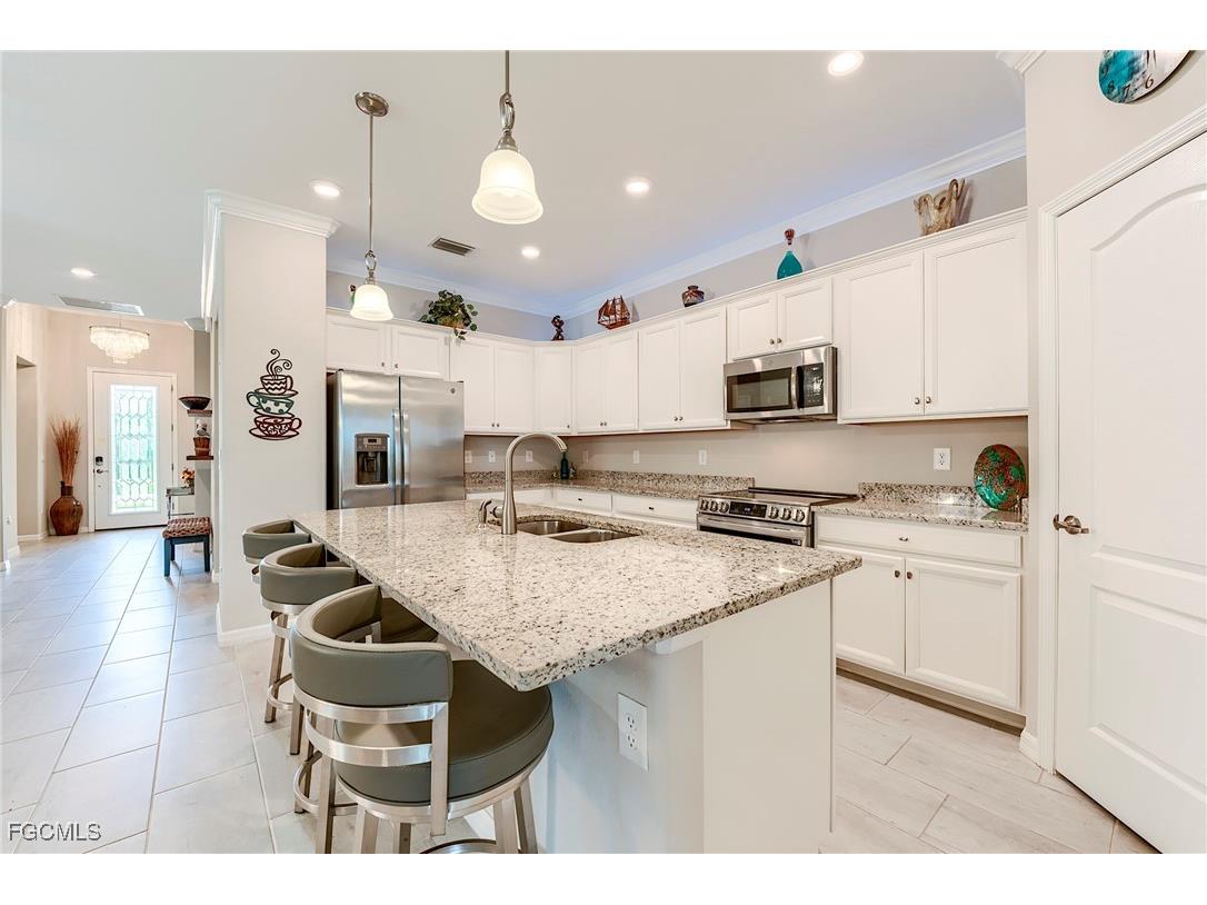 10304 Livorno Drive Fort Myers FL 33913 2025008938 image7