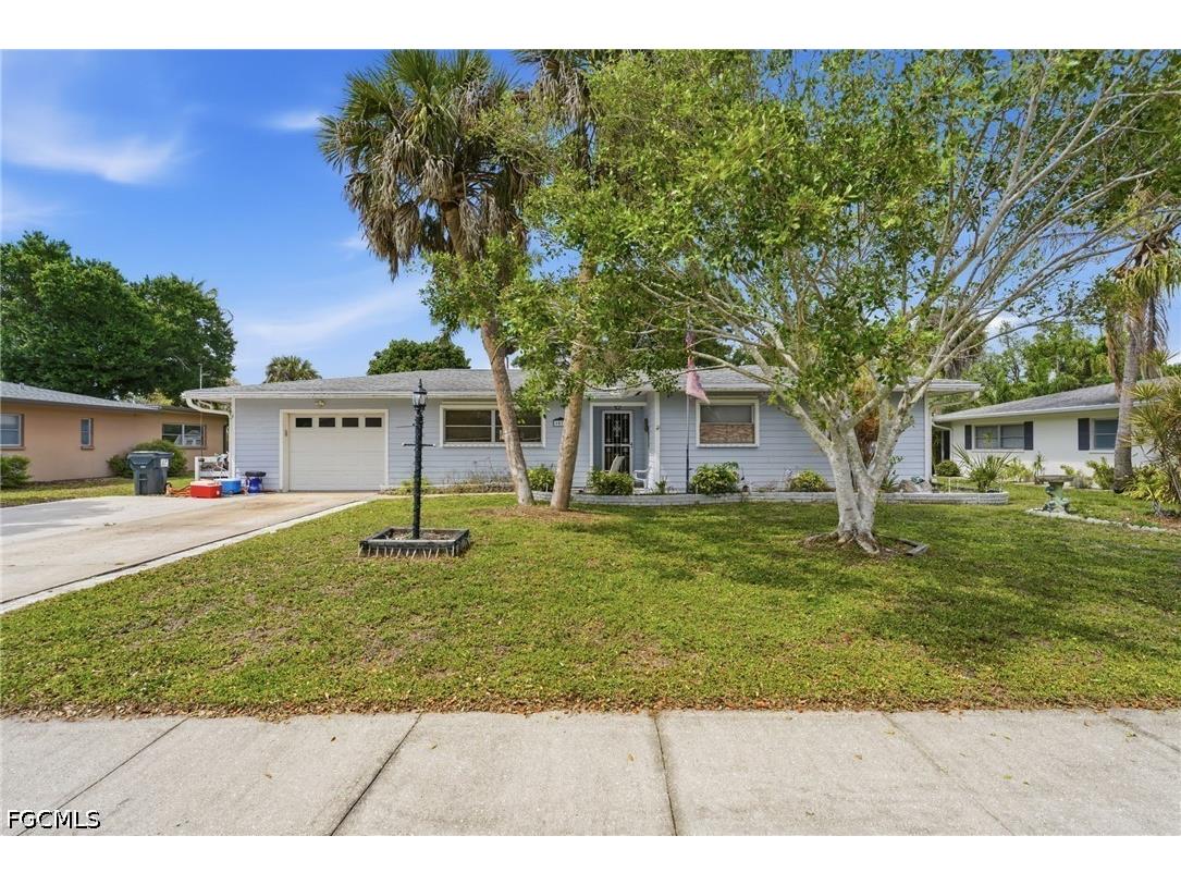 1031 El Mar Avenue Fort Myers FL 33919 2026018638 image1