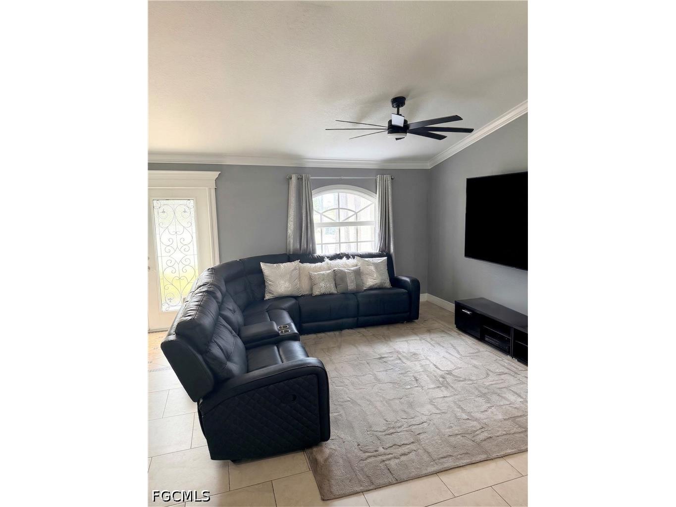 1031 NE 2nd Place Cape Coral FL 33909 2026019352 image6