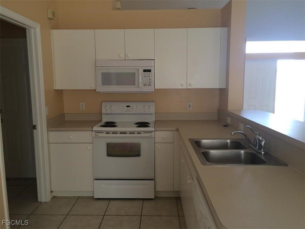 1031 NE 7th Place Cape Coral FL 33909 2025006455 image3