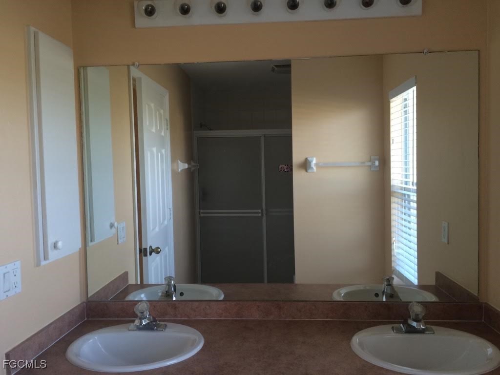 1031 NE 7th Place Cape Coral FL 33909 2025006455 image6