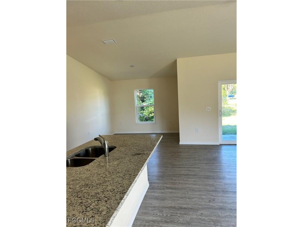 1031 S Bronze Court Labelle FL 33935 2025008922 image3