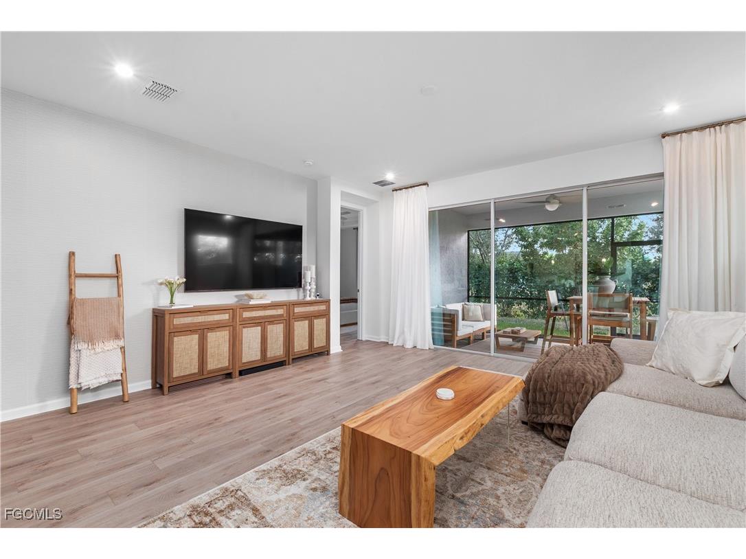 10313 Bonavie Cove Drive Fort Myers FL 33966 2026002496 image12