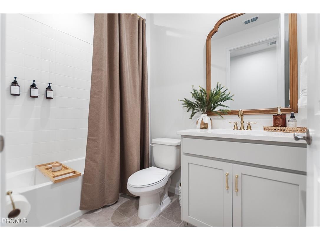 10313 Bonavie Cove Drive Fort Myers FL 33966 2026002496 image23