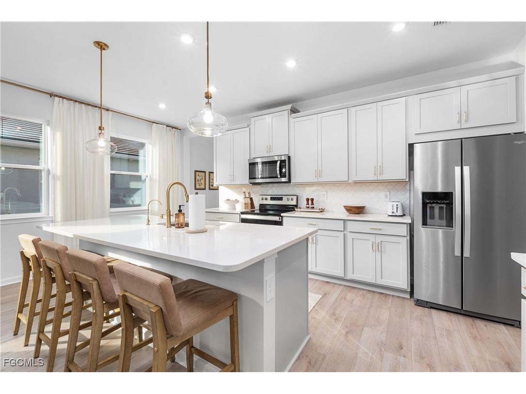 10313 Bonavie Cove Drive Fort Myers FL 33966 2026002496 image7