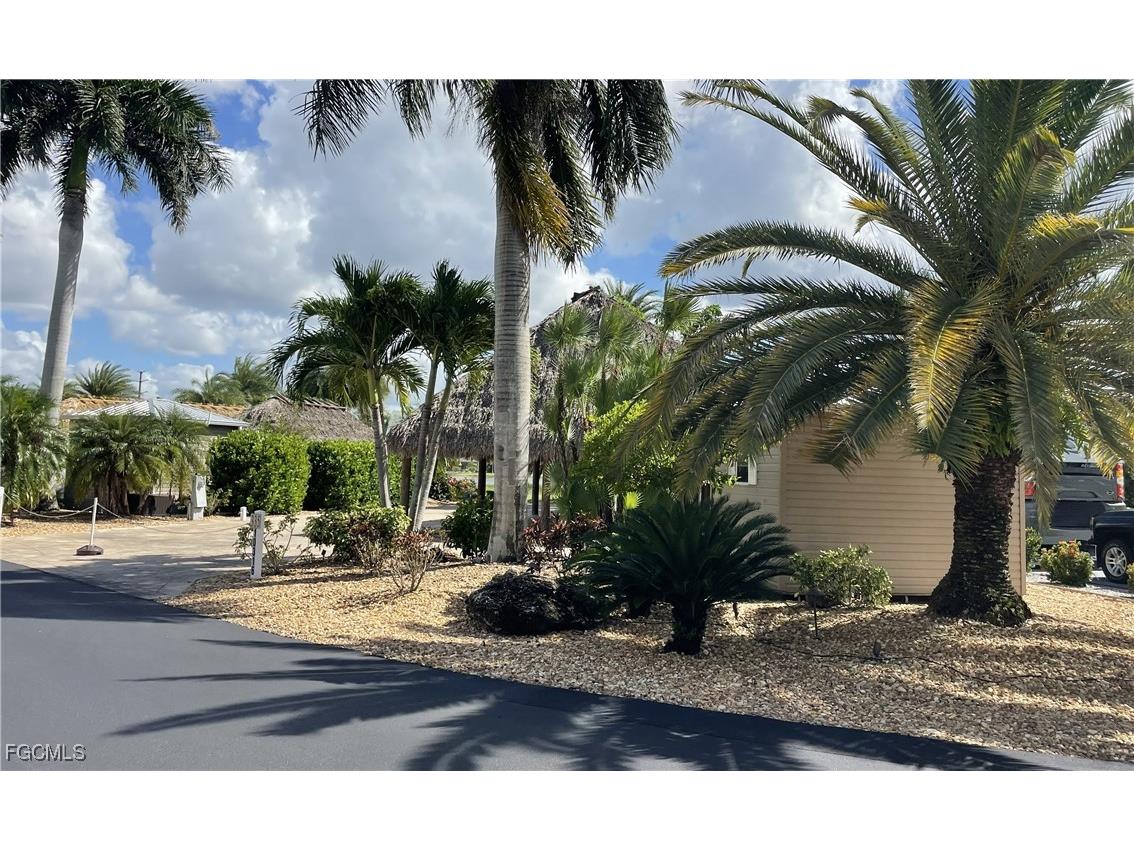 10316 Fire Flag Trail Fort Myers FL 33905 2025015325 image2