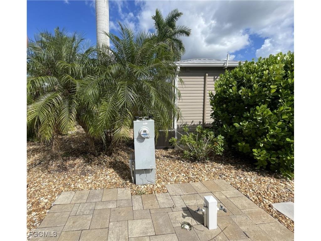10316 Fire Flag Trail Fort Myers FL 33905 2025015325 image29