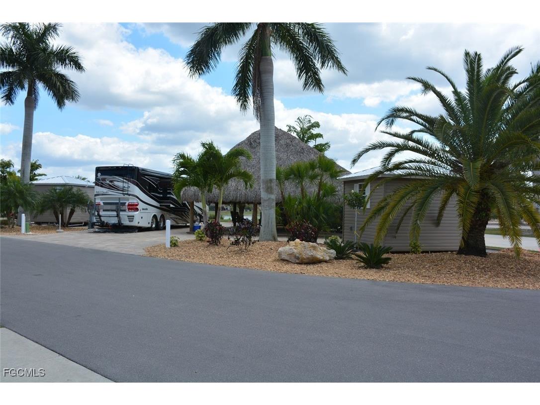 10316 Fire Flag Trail Fort Myers FL 33905 2025015325 image3