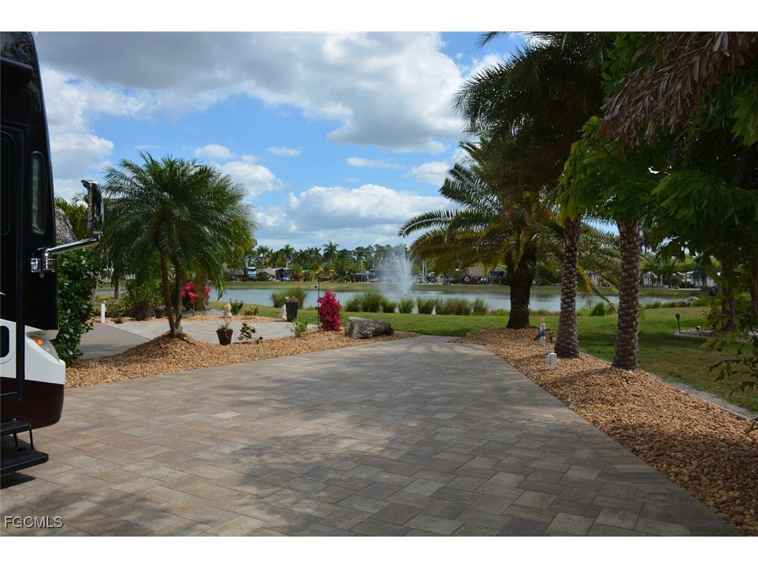 10316 Fire Flag Trail Fort Myers FL 33905 2025015325 image7