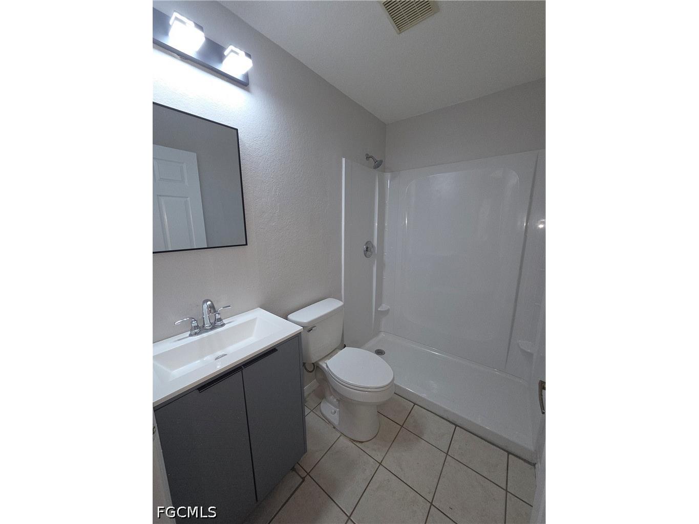 1032 SE 11th Street #1 Cape Coral FL 33990 2026026024 image6
