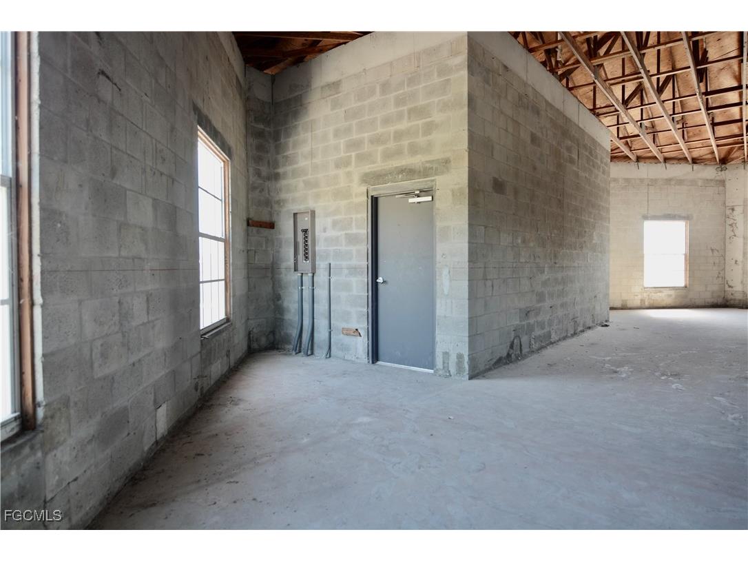 1032 Tamiami Trail #12 Port Charlotte FL 33953 2025005808 image9