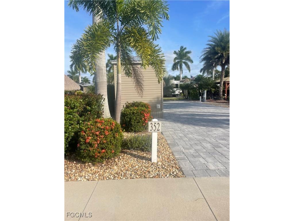 10323 Fire Flag Trail Fort Myers FL 33905 2025019512 image1