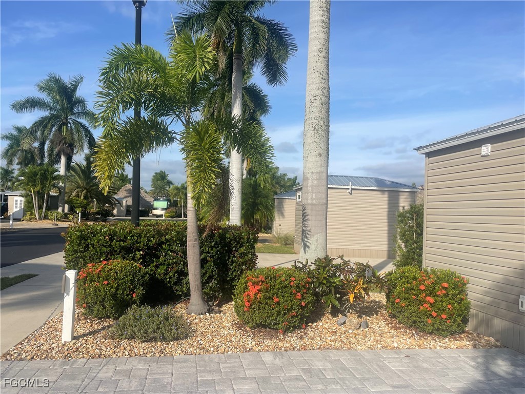 10323 Fire Flag Trail Fort Myers FL 33905 2025019512 image2