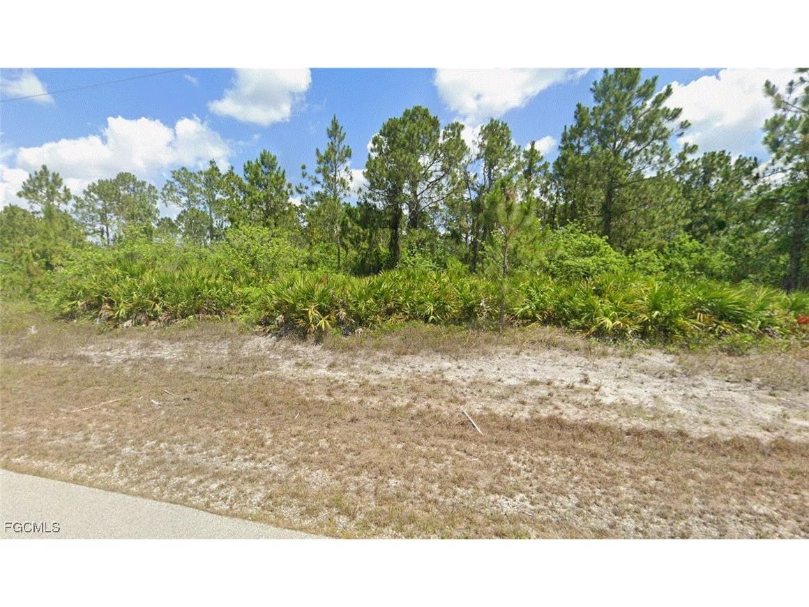 1033 Winters Street E Lehigh Acres FL 33974 2025016871 image1