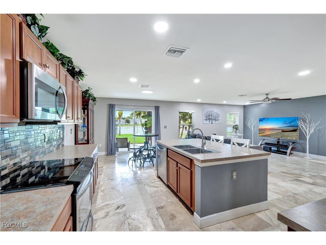 10337 Canal Brook Lane Lehigh Acres FL 33936 2025015003 image8