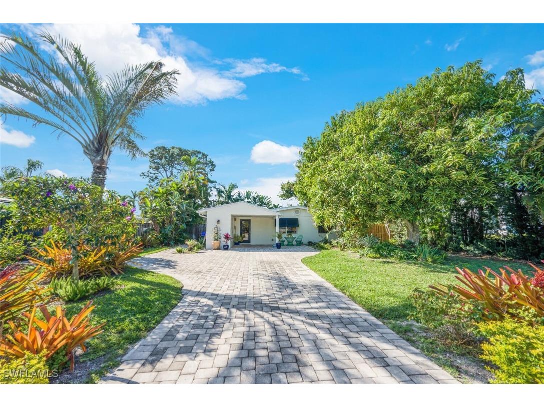 1034 6th Lane N Naples FL 34102 225005469 image1