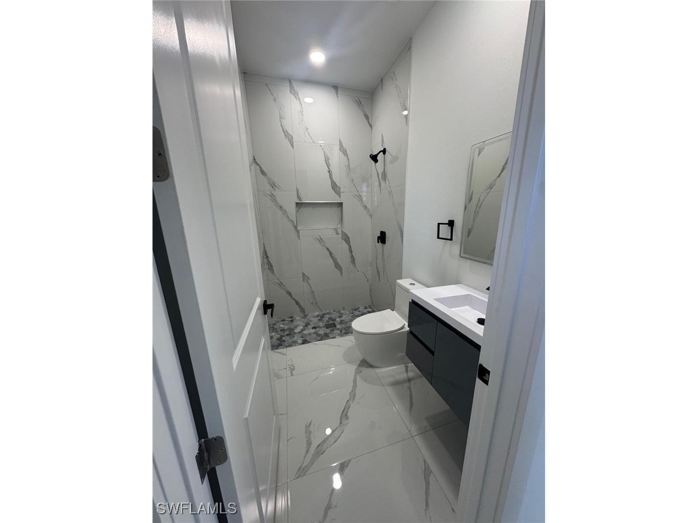 1035 Barcelona Street E Lehigh Acres FL 33974 226005353 image5