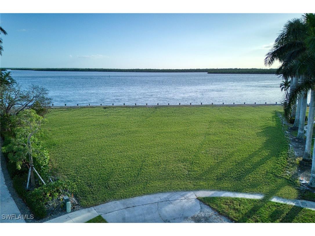 1035 Pettit Court Marco Island FL 34145 224087615 image1