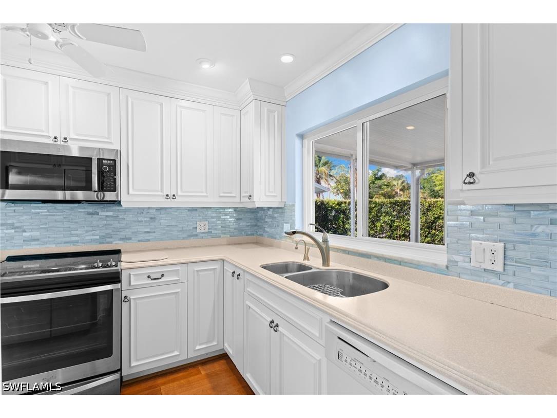 1036 Lake Shore Court Naples FL 34103 226016417 image5