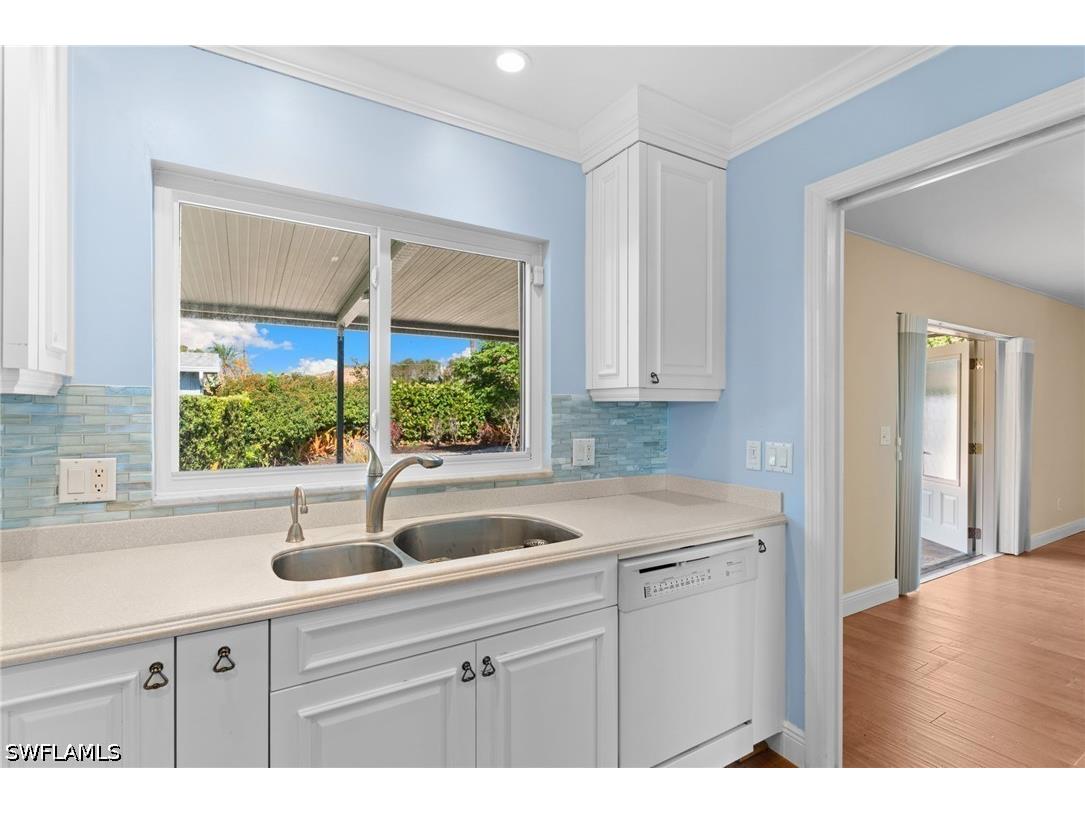 1036 Lake Shore Court Naples FL 34103 226016417 image7