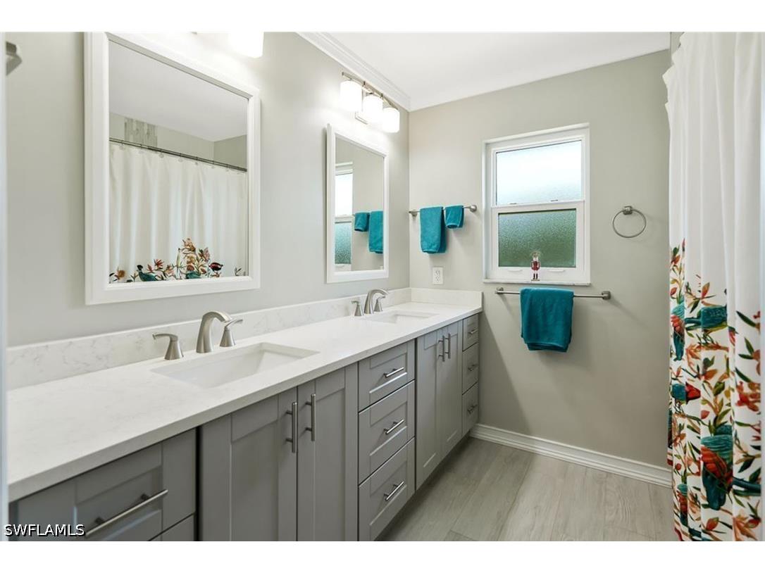 10361 Windsor Way Naples FL 34109 226014021 image21