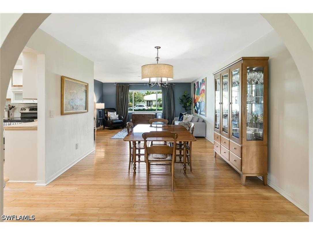 10361 Windsor Way Naples FL 34109 226014021 image5