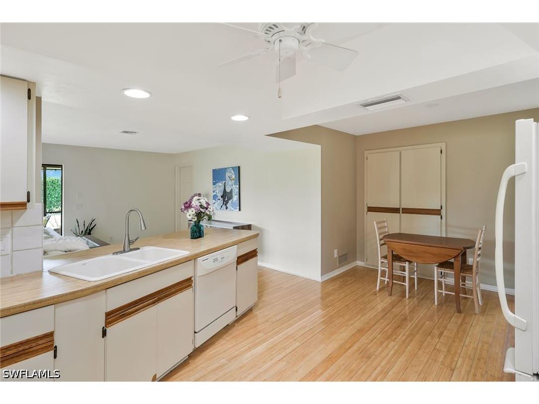 10361 Windsor Way Naples FL 34109 226014021 image9