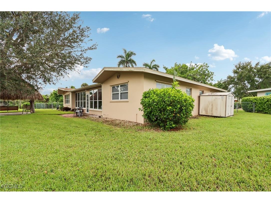 1037 Ione Drive Fort Myers FL 33919 2025011037 image31