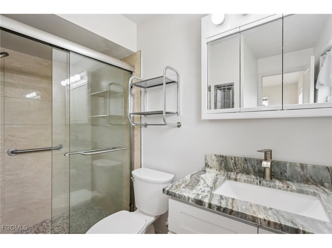 1037 Ione Drive Fort Myers FL 33919 2025011037 image8