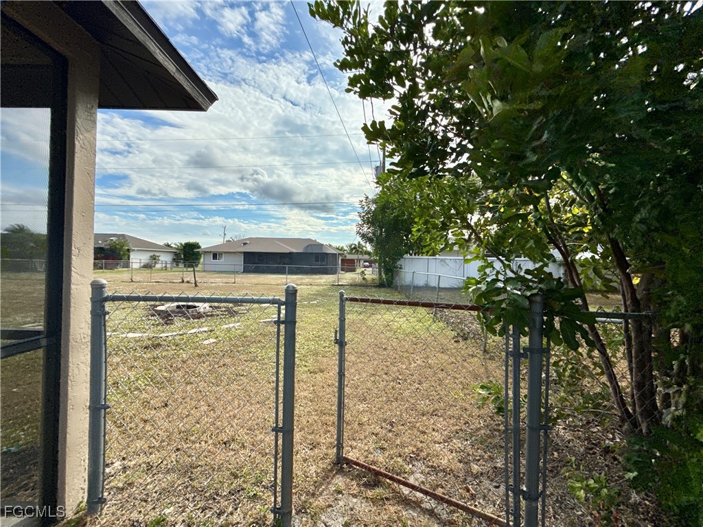 1038 NE Van Loon Terrace Cape Coral FL 33909 2025023668 image24