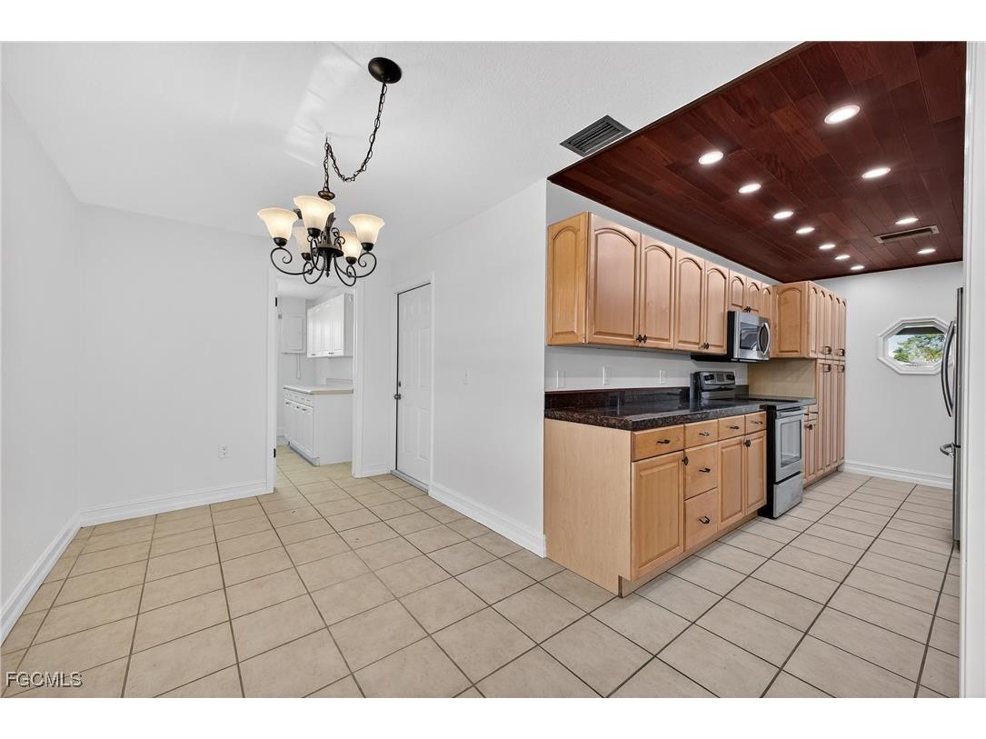 1038 SE 30th Street Cape Coral FL 33904 2025022718 image15