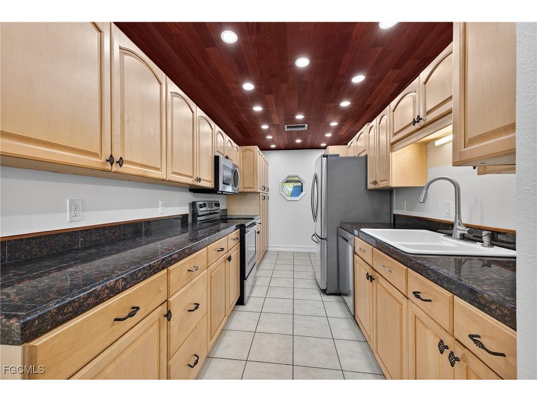 1038 SE 30th Street Cape Coral FL 33904 2025022718 image16