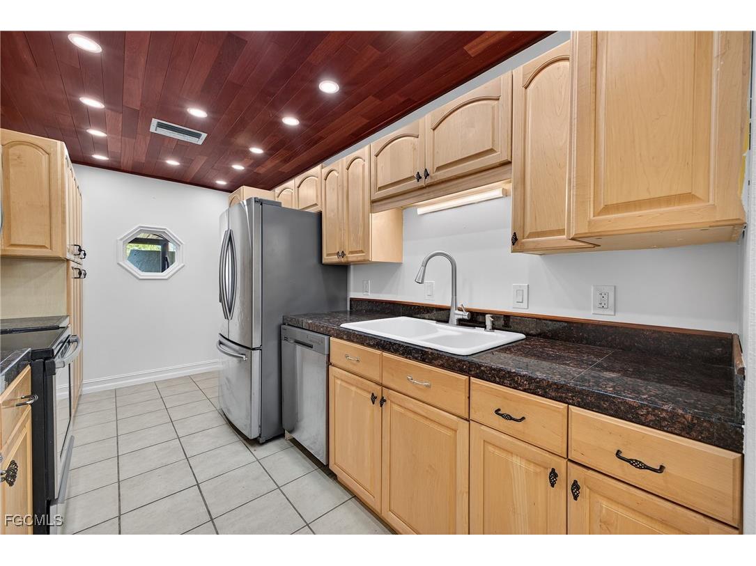 1038 SE 30th Street Cape Coral FL 33904 2025022718 image17