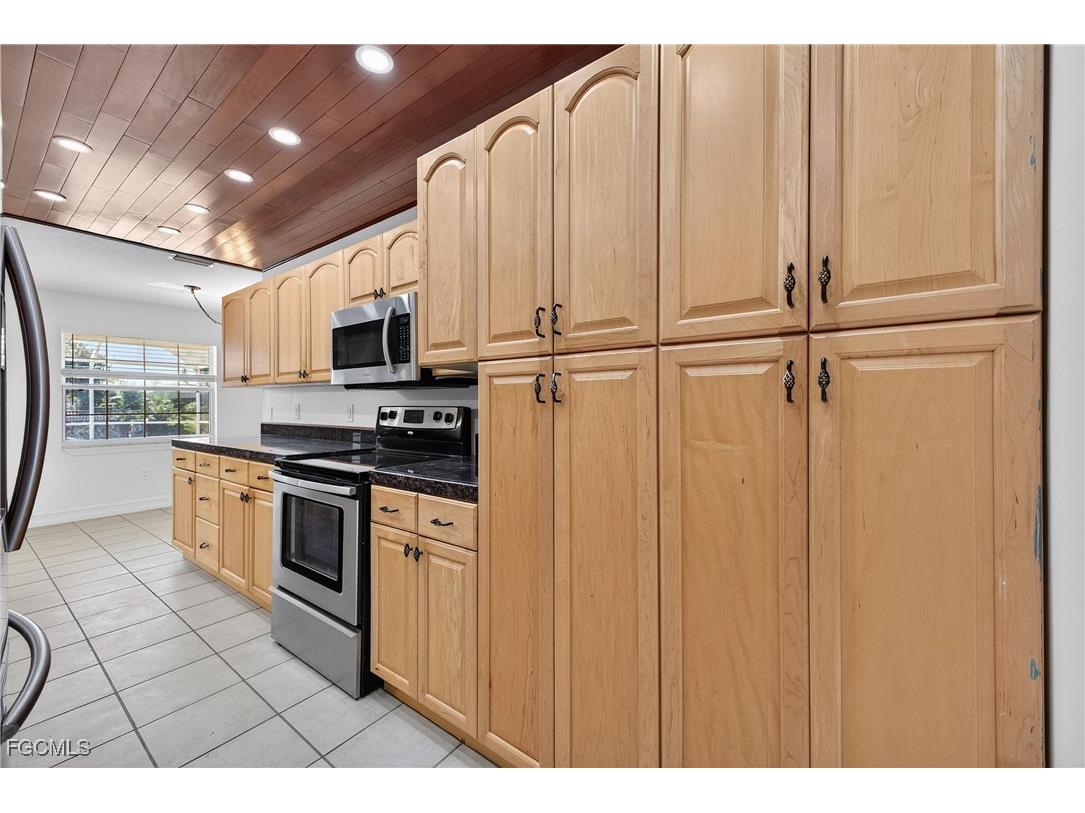 1038 SE 30th Street Cape Coral FL 33904 2025022718 image19