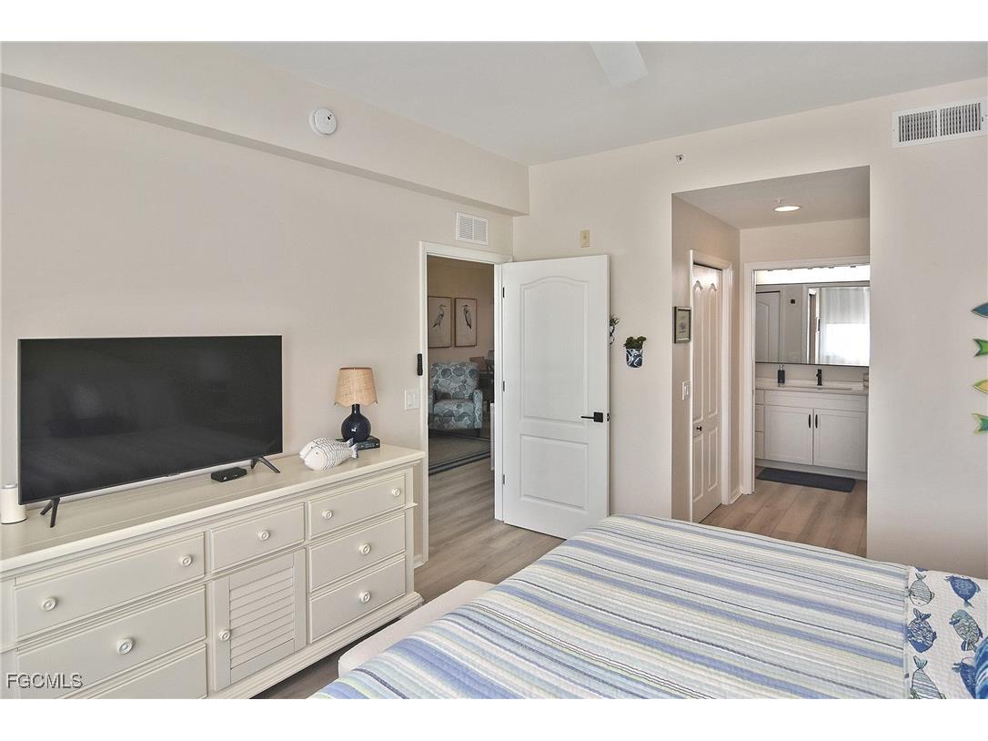 10381 Butterfly Palm Drive #915 Fort Myers FL 33966 2025024217 image20