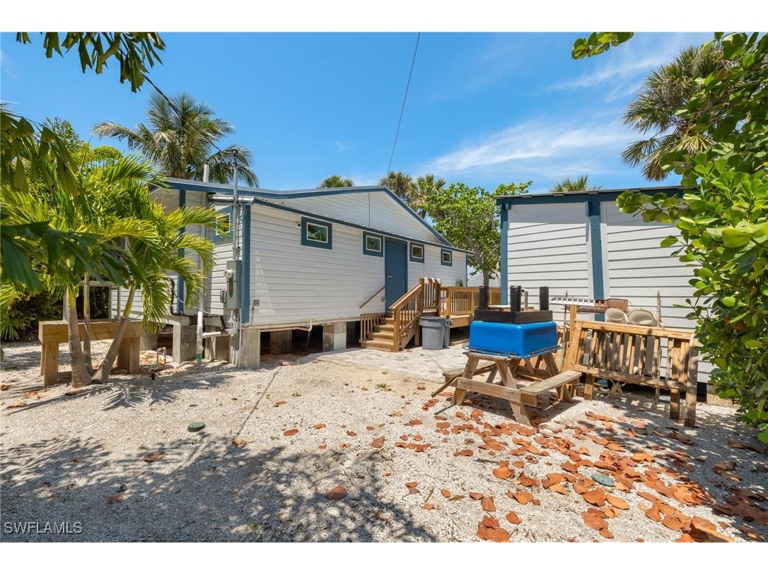 1039 & 1041 Periwinkle Way Sanibel FL 33957 225043990 image20