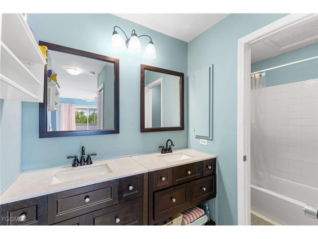 1039 Beach Road #104 Sanibel FL 33957 2025010947 image23